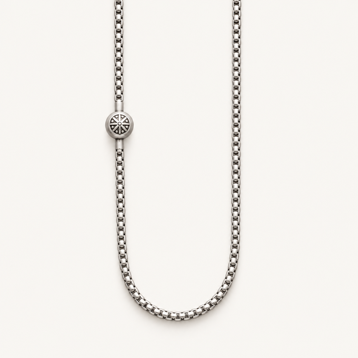 LA LIMINAL — clean packshot view of Noctara jewelry